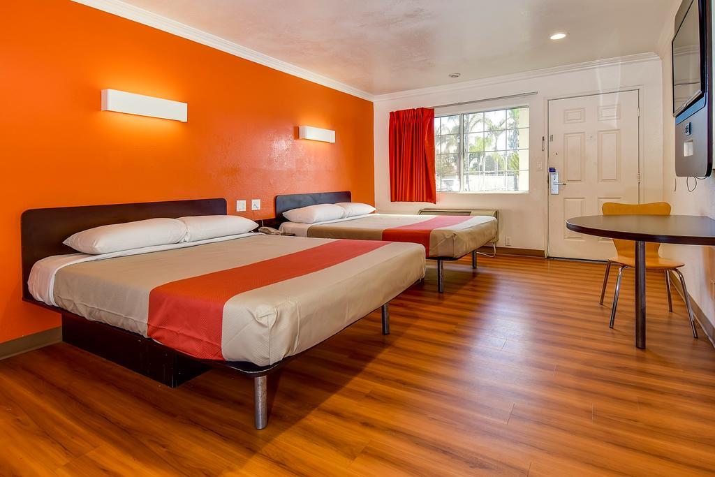 Motel 6 Garden Grove Zewnętrze zdjęcie