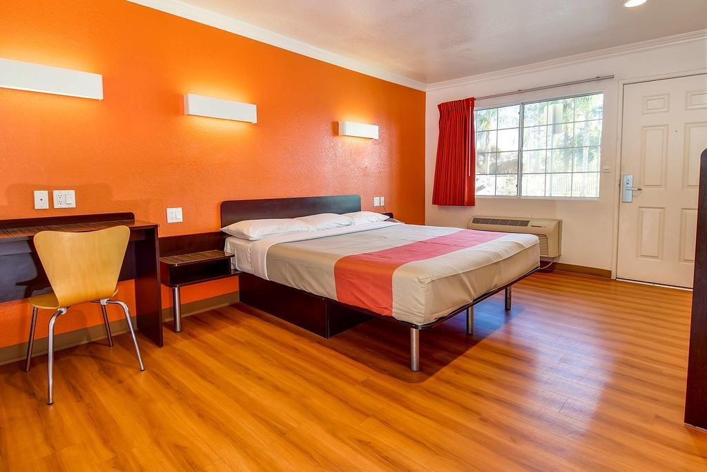 Motel 6 Garden Grove Zewnętrze zdjęcie