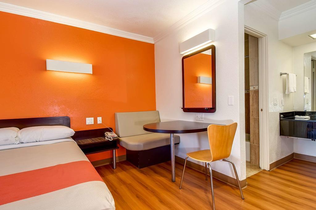 Motel 6 Garden Grove Zewnętrze zdjęcie