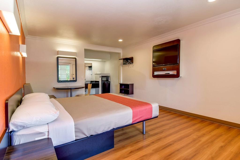 Motel 6 Garden Grove Zewnętrze zdjęcie