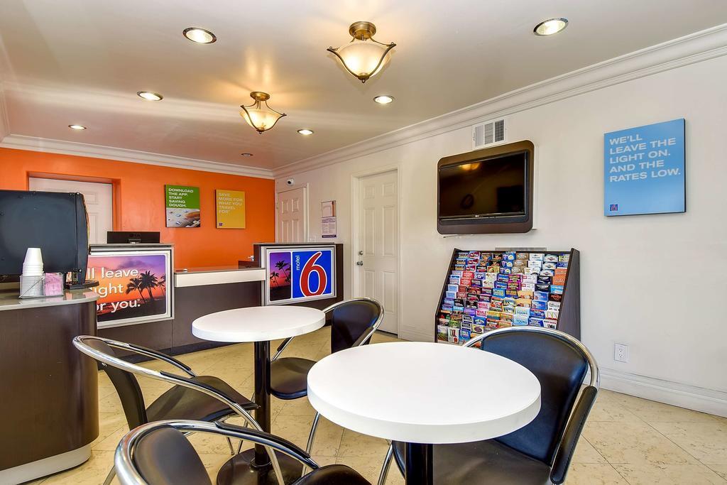 Motel 6 Garden Grove Zewnętrze zdjęcie